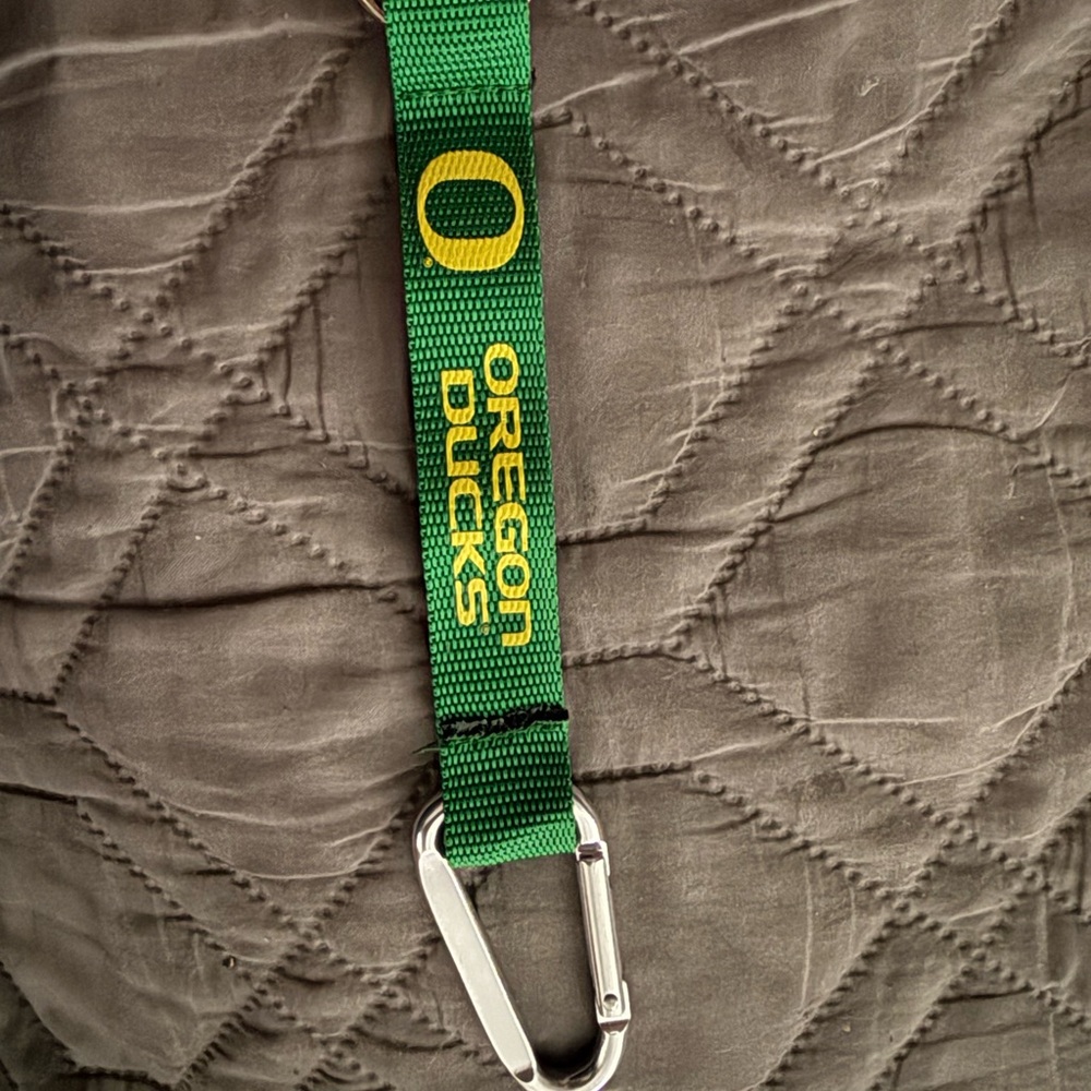 Green Oregon Ducks Lanyard Syyle Key Chain  with Carabiner